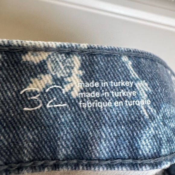 Anthropologie Pilcro Leon Double Hem High Rise Wide Legged Floral Jeans. Size 32 - Picture 6 of 10